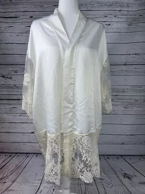 Vintage Flora Nikrooz Women's Ivory Embroidered Long Sleeve Robe Size L • $39.99