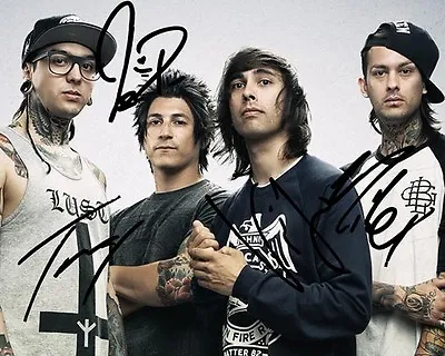 Pierce The Veil Group Signed 8X10 Photo Rp Vic Fuentes Mike Jaime Preciado Perry • $18.99