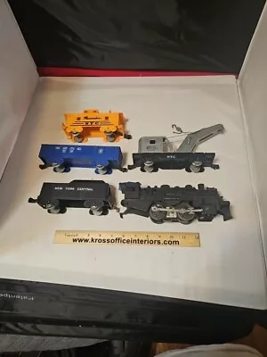 Vintage Marx Train Engine 490 And 4 Cars Incl. NYC PENNSYLVANIA.  • $19.99