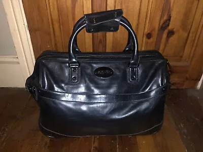 Kenneth Cole Reaction Holdall • £25