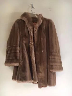 Tissavel Country Pacer Tan Women Fur Coat Winter Formal Size 10 • $260.10