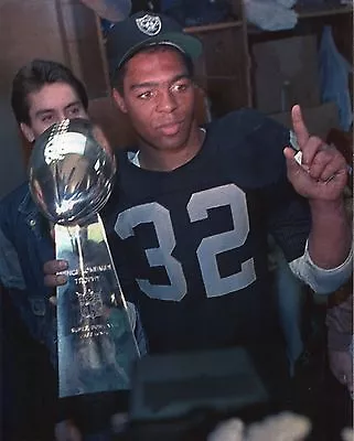 Marcus Allen Oakland Raiders 8x10 Sports Photo #103 • $2.99