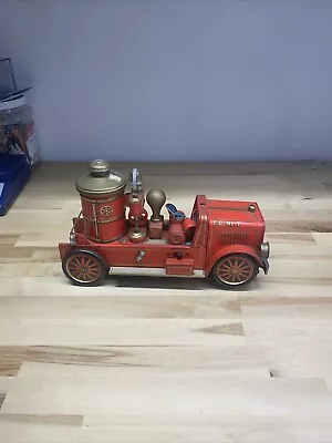 Vintage Battery-Operated Tin Toy F.D. No.7 Fire Truck • $29.69