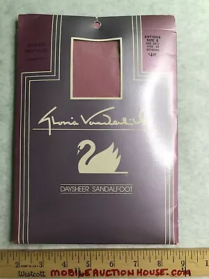 Gloria Vanderbilt Pantyhose Day Sheer Sandalfoot Color: ANTIQUE SIZE: E • $10