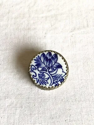Vintage Chinese Shard Box Blue White Lotus Flower Mirrored Round Trinket Box • $13.99