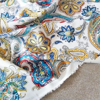 Retro 70s-style Paisley Print Viscose Dress Fabric - Per Half Metre • £4