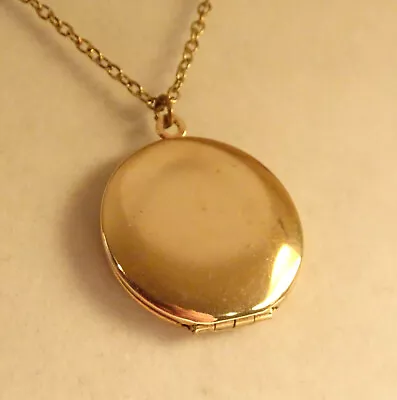 Vintage Round Locket Necklace Gold Tone • $23.99