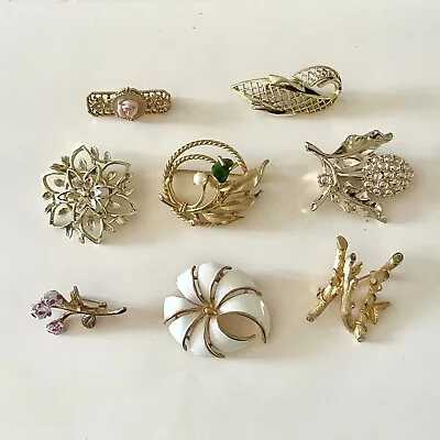 Lot Of 8 Vintage Brooches Pins 3 Sarah Coventry 5 Unmarked Jewelry Gold Tone • $18