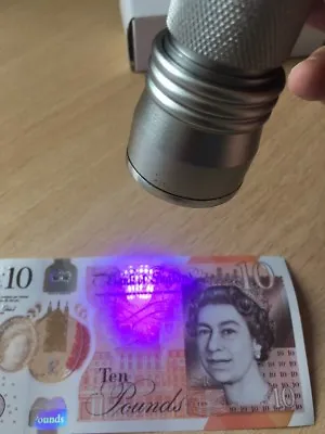 £6.95 • Buy 21 LED UV Torch Counterfeit Fake Bank  Money Detector FREE BATTERIES