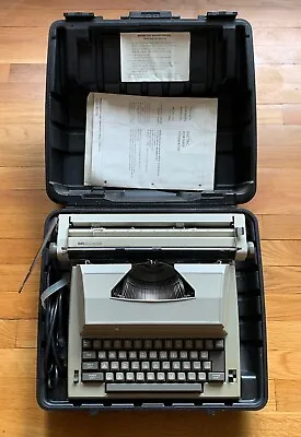 Vintage SEARS Portable ElectricTypewriter W/Case SR1000 Model 161.53640 • $24.99