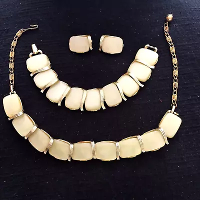Lisner Yellow Accents Gold Tone Necklace + Bracelet + Clip Earrings - 171 • $2.25