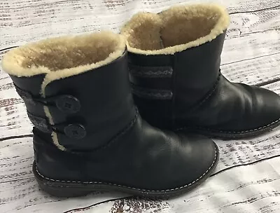 UGG Australia Lillie Buttons Women's Boot Size 8 Black EUR 39 / UK 6.5….....T160 • $29.99