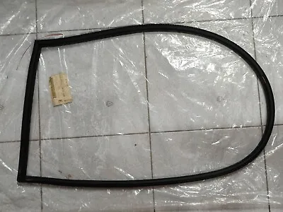 BMW E36 Compact Window Sealing Rear Right !NEW! GENUINE  51728146766 • $70