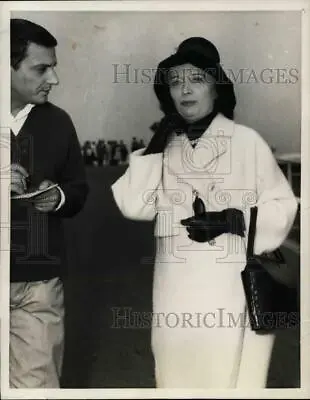 1959 Press Photo France-Actress Pola Negri En Route For Munich Germany • $17.99