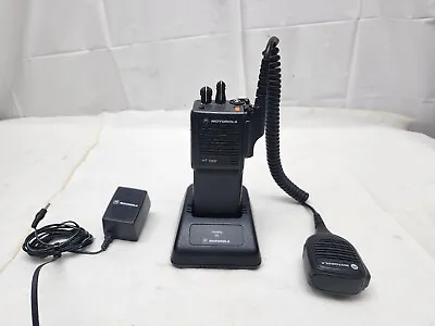 Motorola HT1000 UHF 450-512 MHz H01SDC9AA3DN W/ Mic & Charger • $74.99