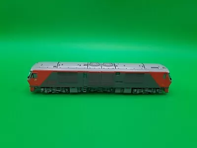 Kato Train N Gauge Diesel Locomotive Jrf Df200 • £10