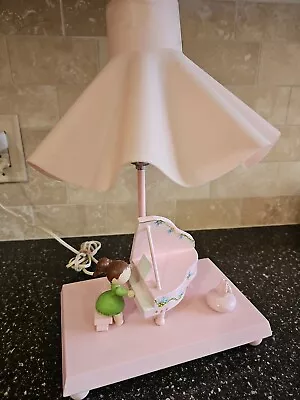 Vintage Nursery Plastics Wooden Lamp & Scalloped Pink Shade Girl Piano • $44.96