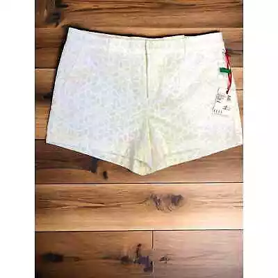 NWT Women’s Elle White Floral Embroidered Shorts Size 8 • $8