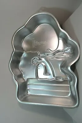 $24.95 • Buy Wilton Peanuts SNOOPY Flying Ace Red Baron Dog Cake Pan Party Mold 2105-1319