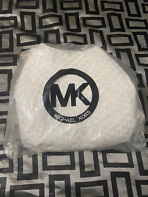 BRAND NEW MK Vanilla LG SHLDR TOTE • $219