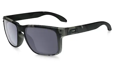 Oakley Sunglasses HOLBROOK OO9102-92 Multicam Black Frames Grey Polarized Lenses • $209.99