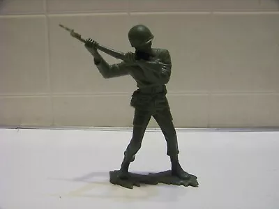 Vintage Large Marx Army Soldier Plastic Toy Green Military USA • $11.99