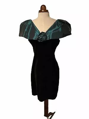 VINTAGE 1980’s VELVET & TAFFETA EVENING/COCKTAIL DRESS • £25