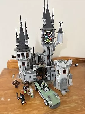 Lego  Monster Fighters 9468 Vampyre Castle Year 2012 • $400