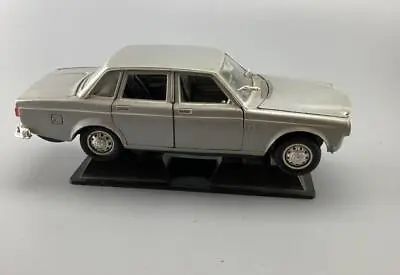 Polistil  Volvo 164 E 1/25 Scale Missing Its Front Bumper Still On Its Plinth • $41.99