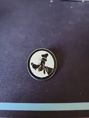 $4 • Buy WDW 2008 Disney Trading Pin Hidden Mickey Black & White Silhouette Goofy 