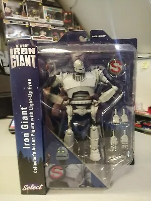 IRON GIANT Diamond Select With Light Up Eyes Action Figures - New Sealed • £44.99