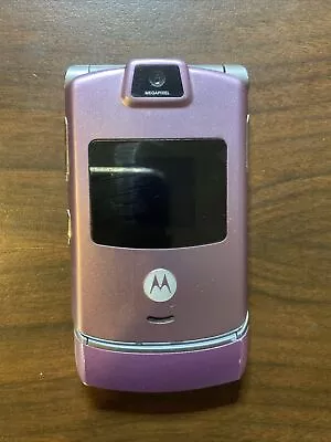 Vtg Vintage Motorola Razr Flip Phone Silver Pink W/battery. Untested  • $24.97