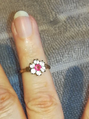 £69 • Buy Genuine Gold 9ct Dress Ring Antique Ruby Red Centre Flower Daisy