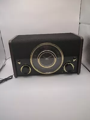 Victrola Retro Bluetooth Analog FM Clock Radio (VC-525) • $30