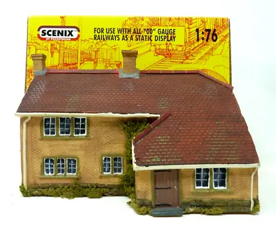 Scenix Em6007 Old English Farmhouse Oo Gauge Diorama Building • £24.99