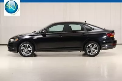 2019 Volkswagen Jetta R-Line • $19900