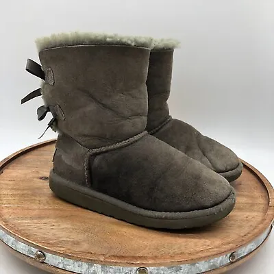 UGG Australia Boots Youth Girls 2 Bailey Bow Winter 3280K Gray Suede Leather • $24.37