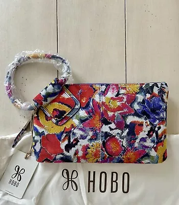 NWT HOBO Sable Wristlet Clutch RP $148 Poppy Floral Leather • $89.95