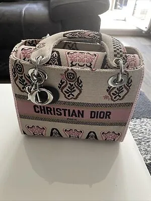 £2500 • Buy Christian Dior Medium Size  Tote Bag