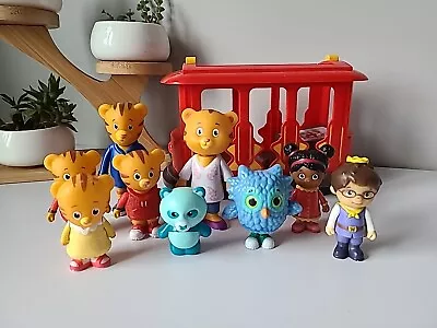 Daniel Tiger's Neighborhood Toy Lot Go Action Trolley With 9 Figures • $25