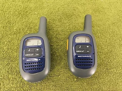 Set Of 2 MOTOROLA FV200 TALKABOUT DIGITAL  2 WAY RADIOS WORKING Fast Shipping • $11.99