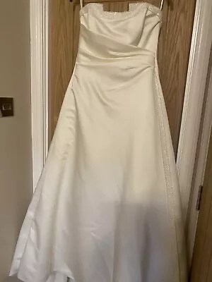 Maggie Sottero Wedding Dress • £50