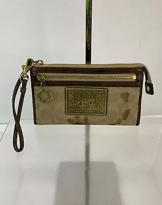 Coach Poppy Khaki Gold Signature Jacquard Leather Trim Zip Wristlet • $10.99