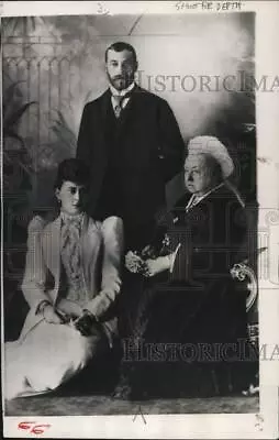 1953 Press Photo Queen Victoria With King George And Queen Mary England • $15.99