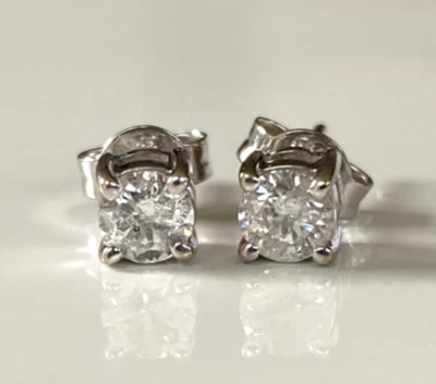 £490 • Buy Beautiful 18CT WHITE Gold 1/2 CARAT  Diamond Stud Earrings 1/4 CARAT EACH STONE