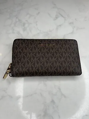 Michael Kors Wallet • $110