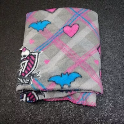 Monster High Gray And Pink Spooky Fuzzy 38  X 46  Throw Blanket • $27.01
