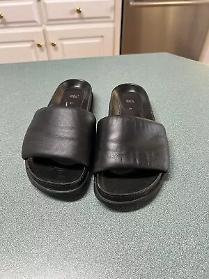 $28 • Buy Zara Black Leather Padded Flat Sandals.Blogger Fave. Size 37 / 6.5