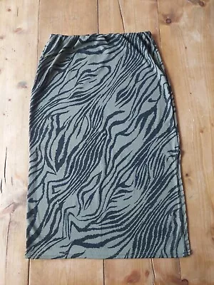 Boohoo Green With Black Zebra Print Side Spilt Pencil Skirt UK 16 Elastic Waist • £6