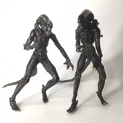 ALIENS Alien Lot Movie Maniacs Series5 9” Deluxe Figures McFarlane 2002 AVP • $50